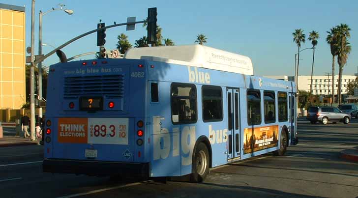 Santa Monica big blue bus New Flyer L40LF 4062